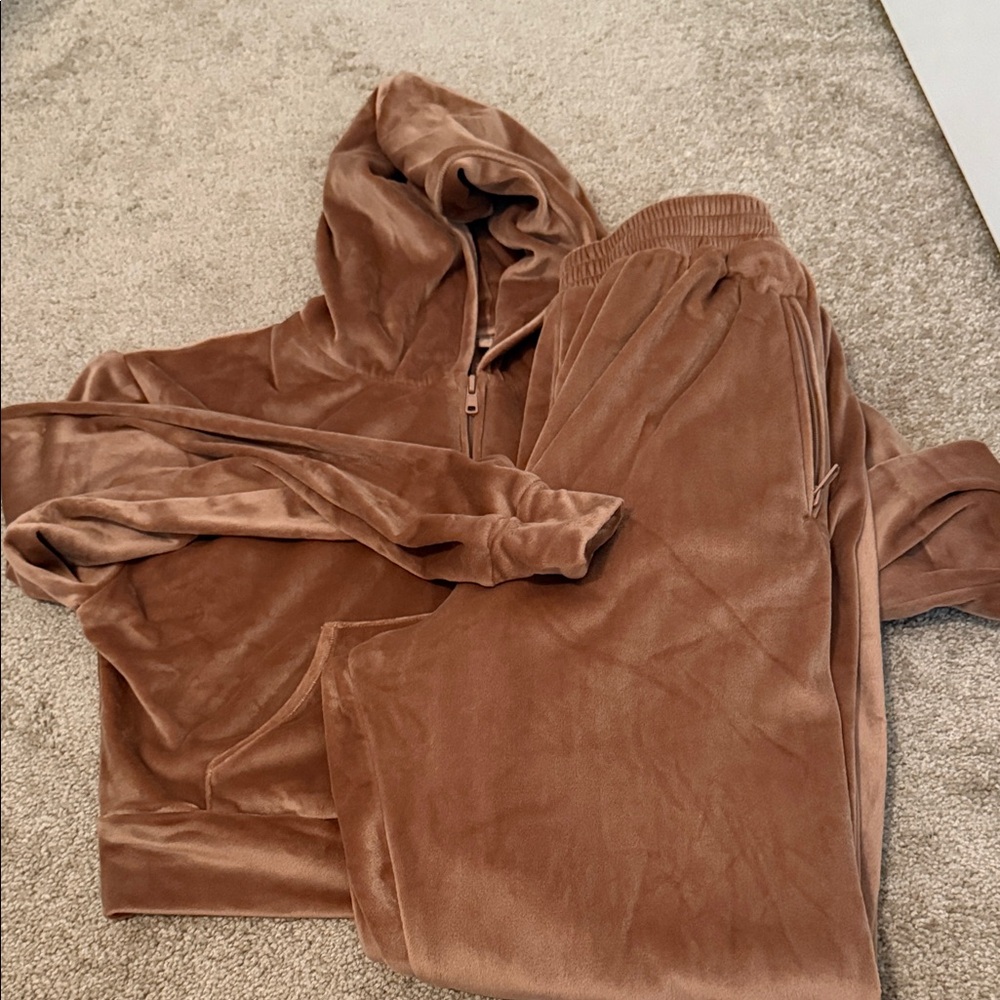 SKIMS Velour Hooded Jogger SET